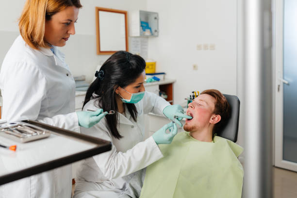Best Broken or Chipped Tooth Repair in Lantana, FL